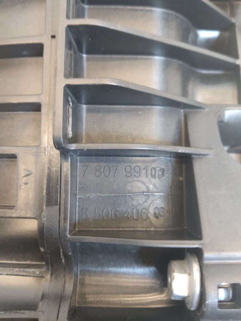 [MTD-525295] Colector de admisión BMW Serie 3 F30 2013 N47D20O1 8506406