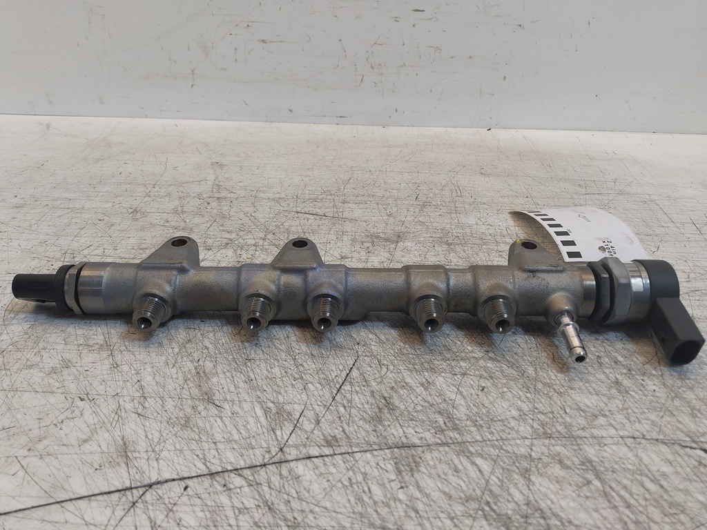 [MTD-525304] Tubo de riel BMW Serie 3 F30, F31, F80 2.0 diésel 2017 8514154