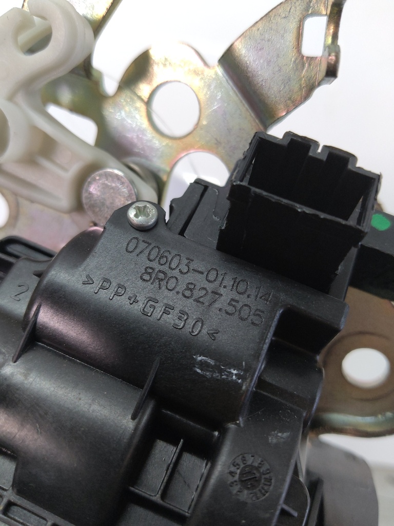 [MTD-530647] Cierre de seguridad Audi A3 2014 2.0 TDI CRLB CRL 8R0827505