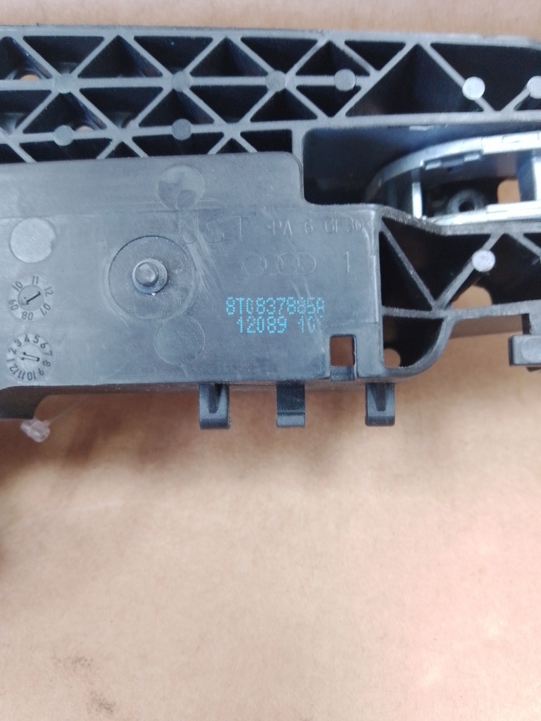 [MTD-530650] Manilla de puerta Audi A4 B8 Avant 2009 CAGA CAG 2.0 8T0837885A