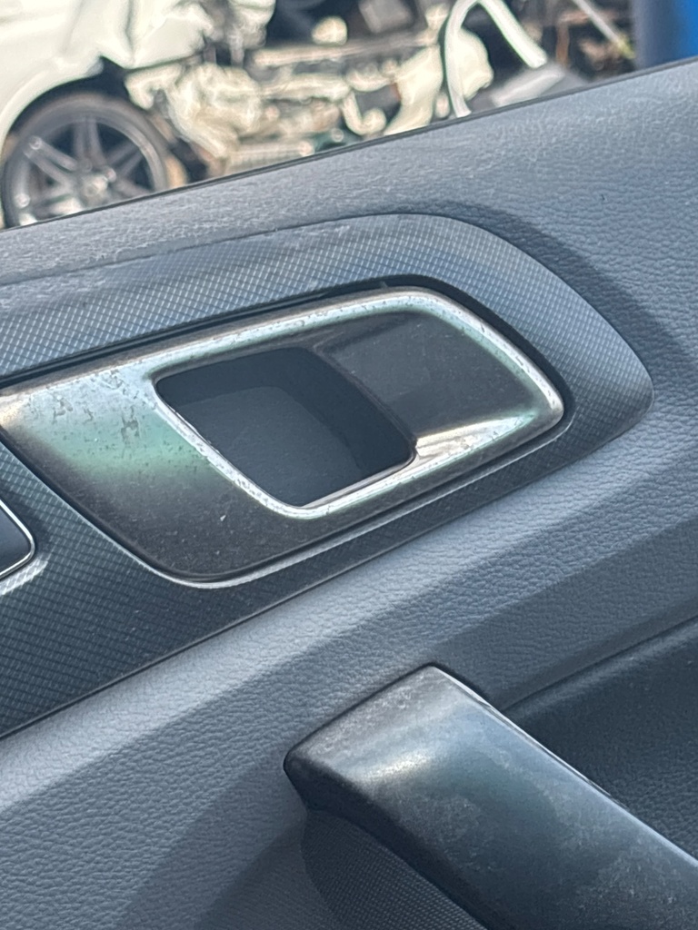[MTD-532333] Tirador puerta delantera interior derecho Ford Ranger 2019 Sea Grey