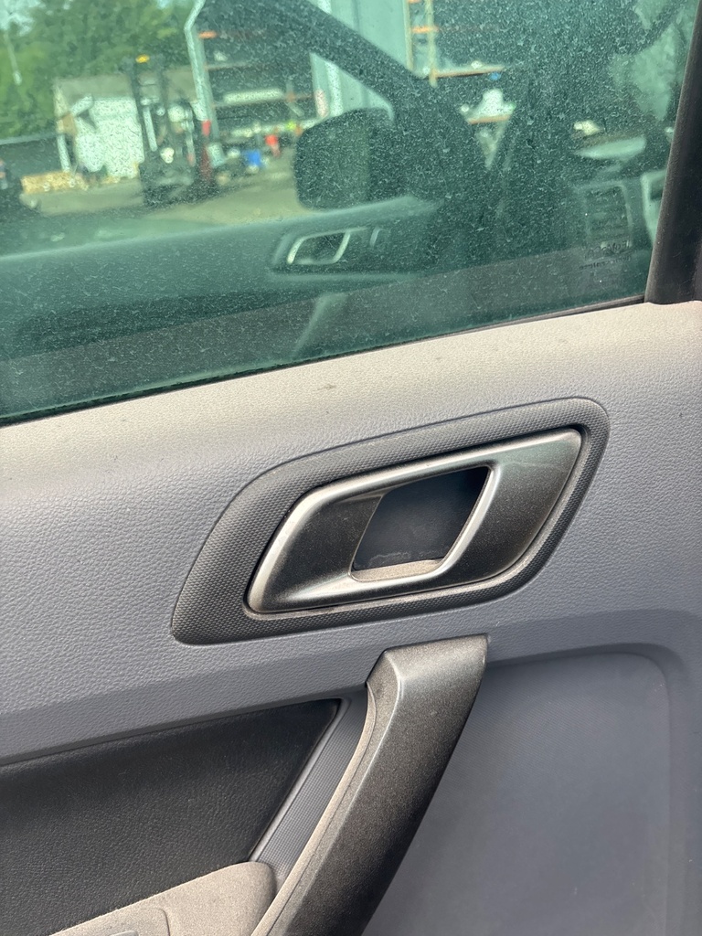 [MTD-532339] Tirador de puerta trasero interior izquierdo Ford Ranger 2019 Sea Grey