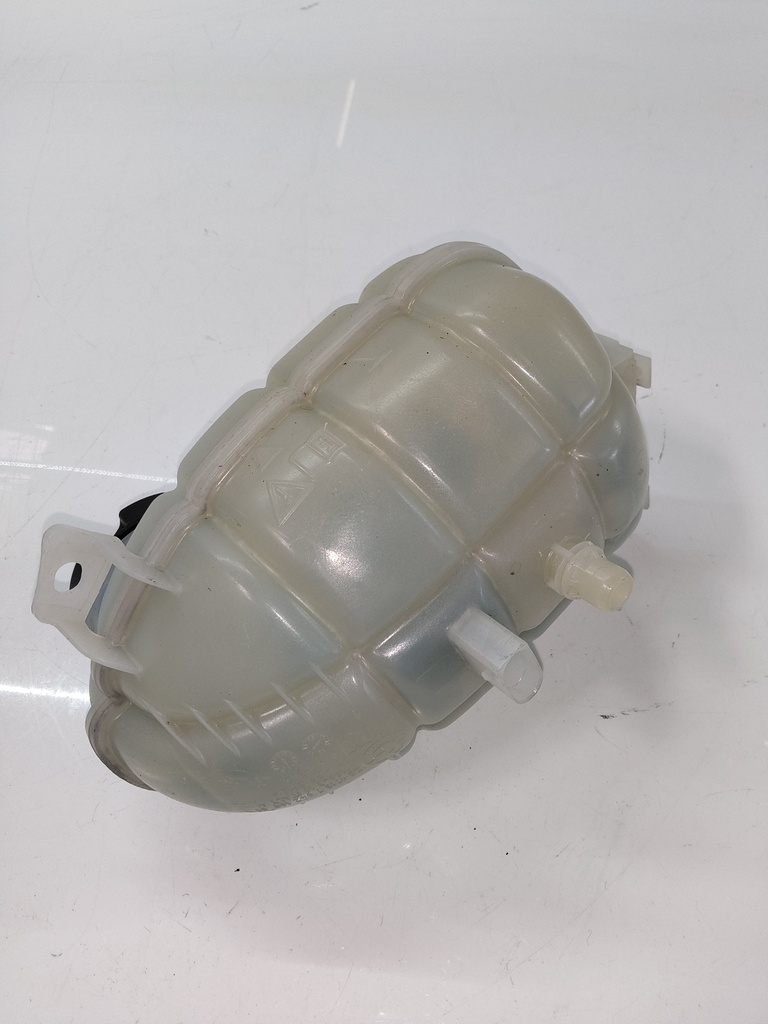 [MTD-532626] Depósito de compensación BMW Serie 1 F20 2014 N47D16A 7642160