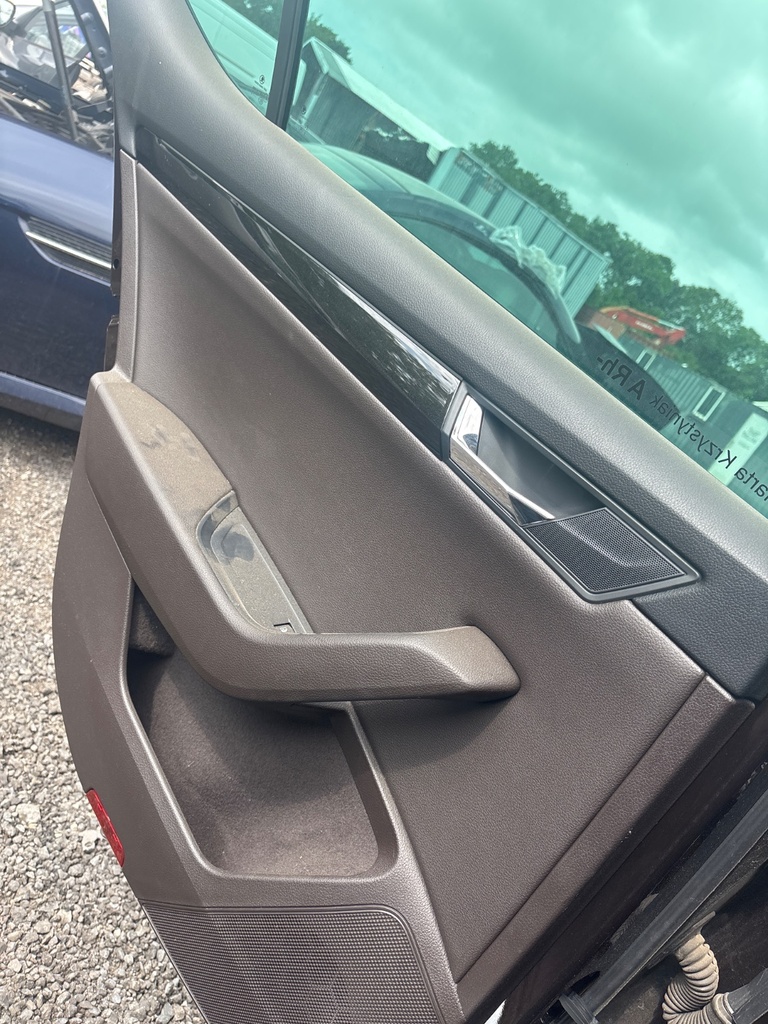 [MTD-533340] Tirador de puerta trasero interior izquierdo Skoda Superb III 3V3 2016