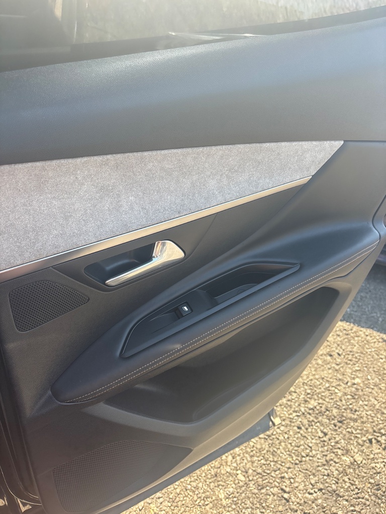 [MTD-533449] Pulsador elevalunas trasero derecho Peugeot 3008 II 2018 KTV perla nera