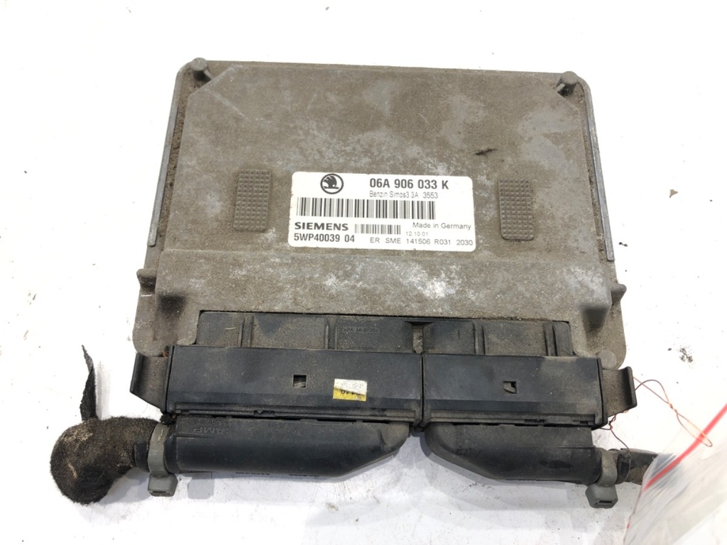 [STARK-609340] Centralita motor SKODA Octavia I Combi 1.6 75kW 06A906033K