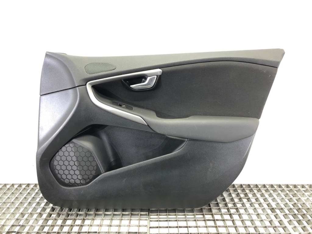 [STARK-685702] Panel de puerta delantero derecho para Volvo V40 liftback (525, 526) 2012-2022