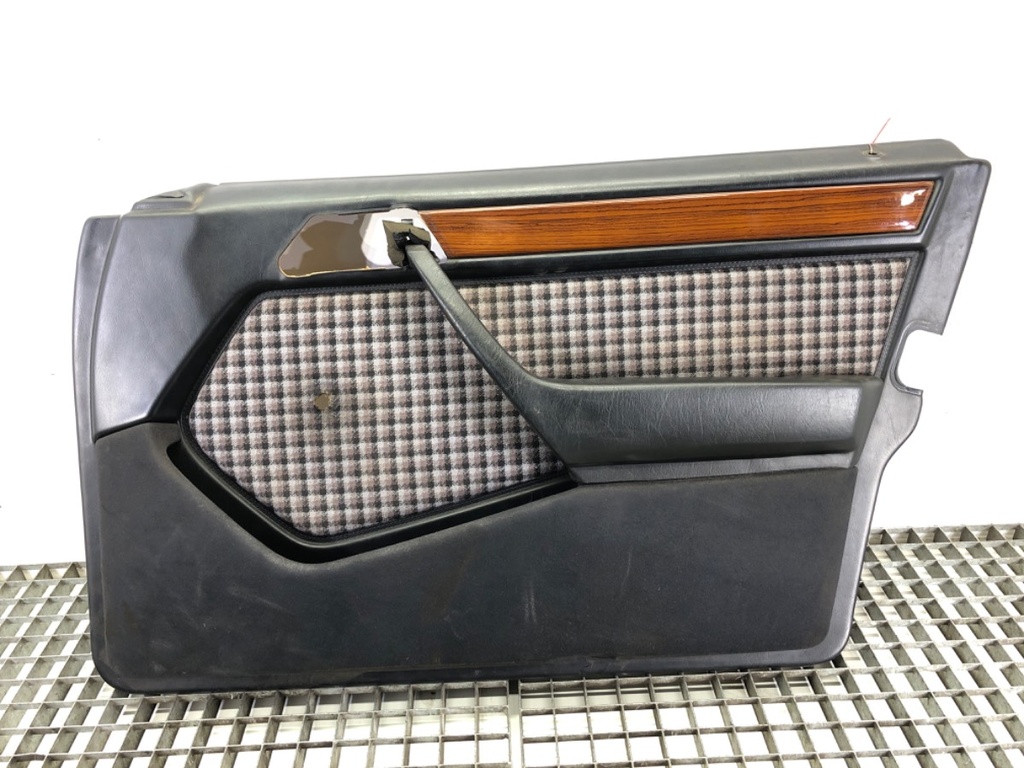 [STARK-686871] Panel de puerta delantero derecho Mercedes-Benz Clase E (W124) 1984-1993