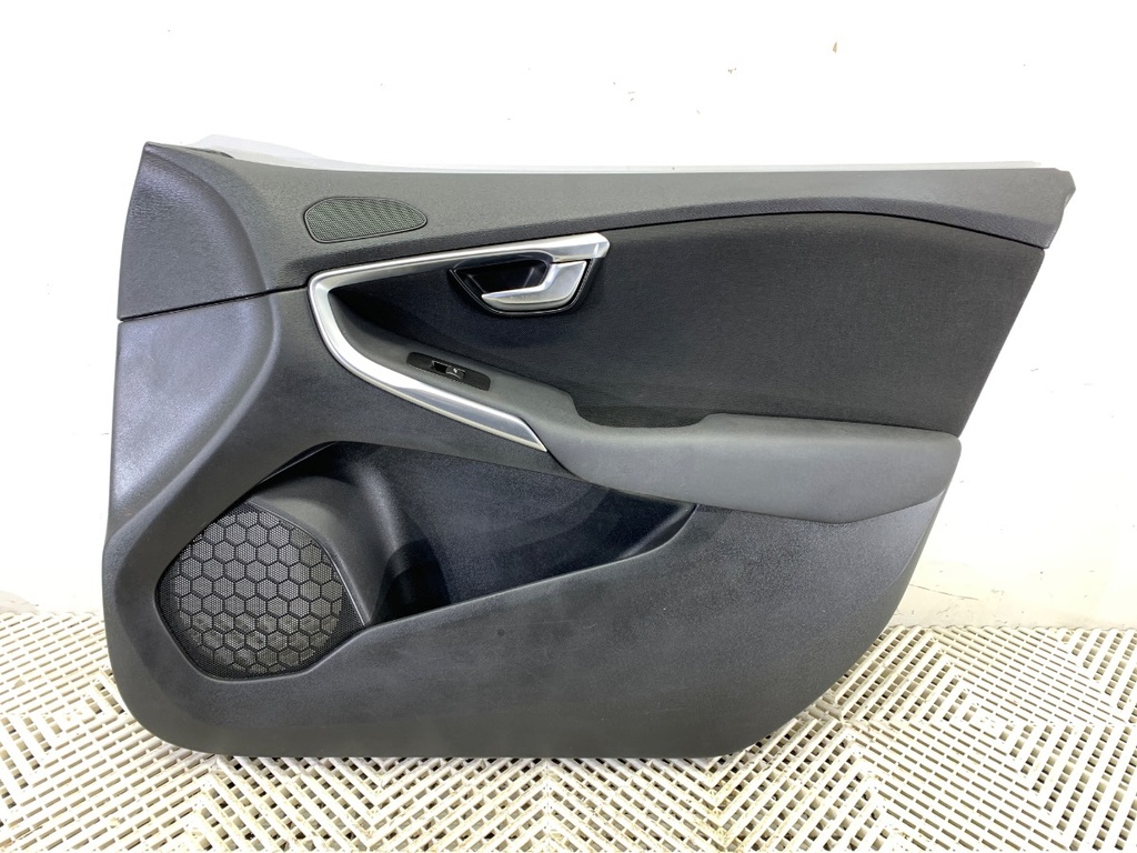 [STARK-693143] Panel de puerta delantero derecho Volvo V40 liftback (525, 526) 2012-2022