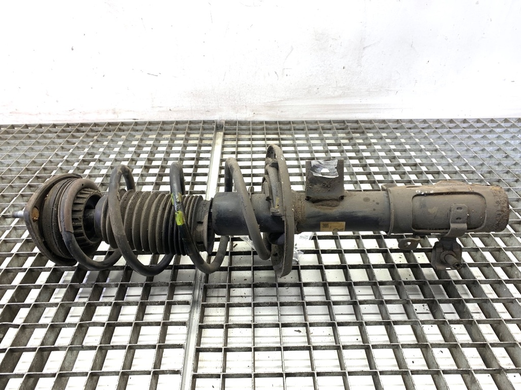 [STARK-810506] Amortiguador delantero derecho MAZDA 3 (BM, BN) 2013-2022
