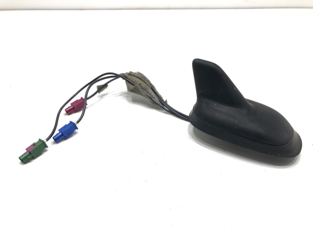 [STARK-813847] Antena VW Passat B7 (A32, A33) 2011-2022