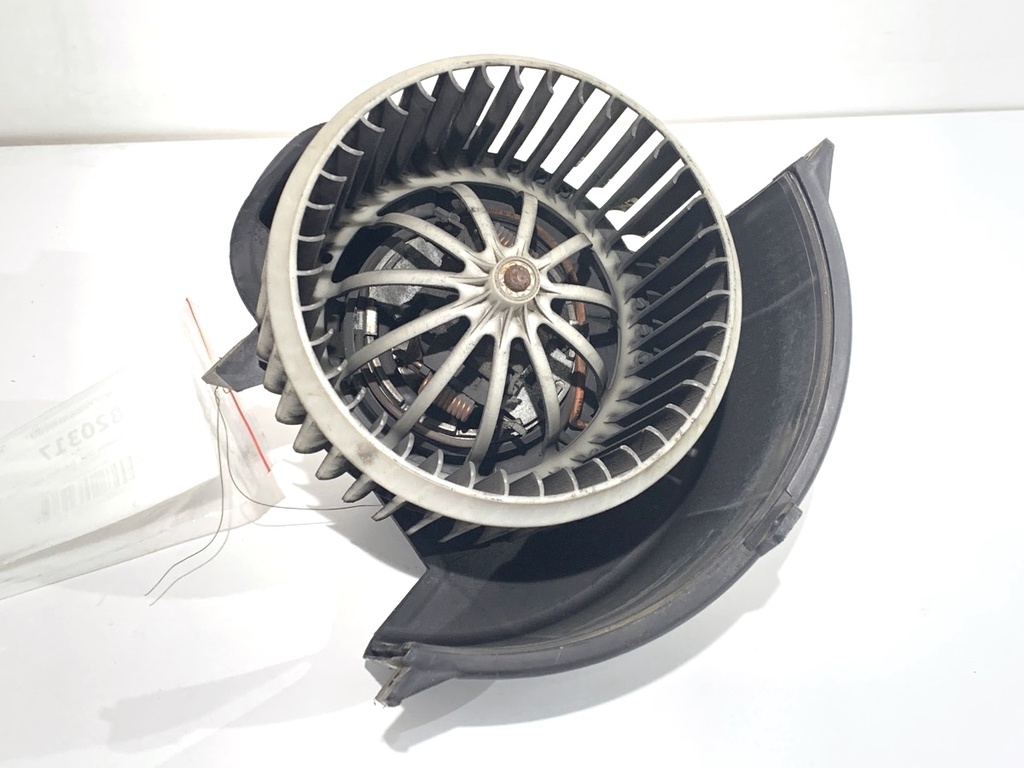 [STARK-820317] Ventilador de admisión VW Touareg (7LA, 7L6, 7L7) 2002-2013