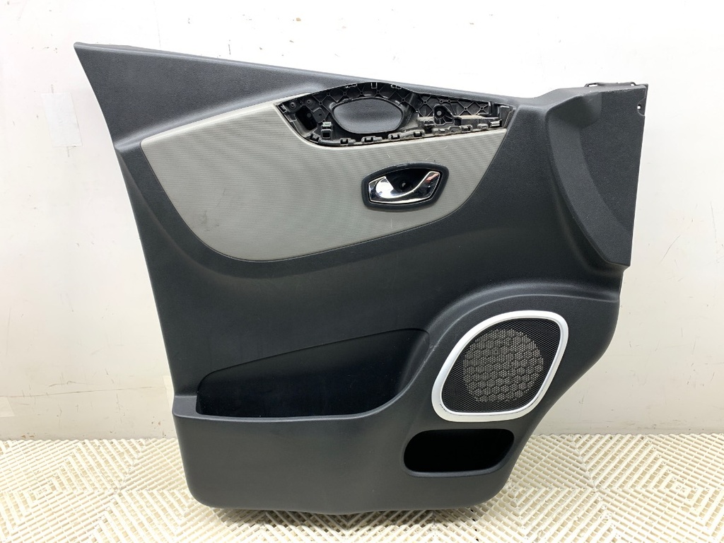 [STARK-826786] Panel de puerta delantero izquierdo Renault Trafic III Autobus (JG_) 2014-2022