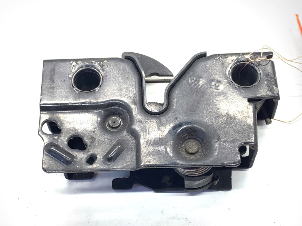 [STARK-836613] Cierre del capó VW Golf VII (5G1, BQ1, BE1, BE2) 2012-2022