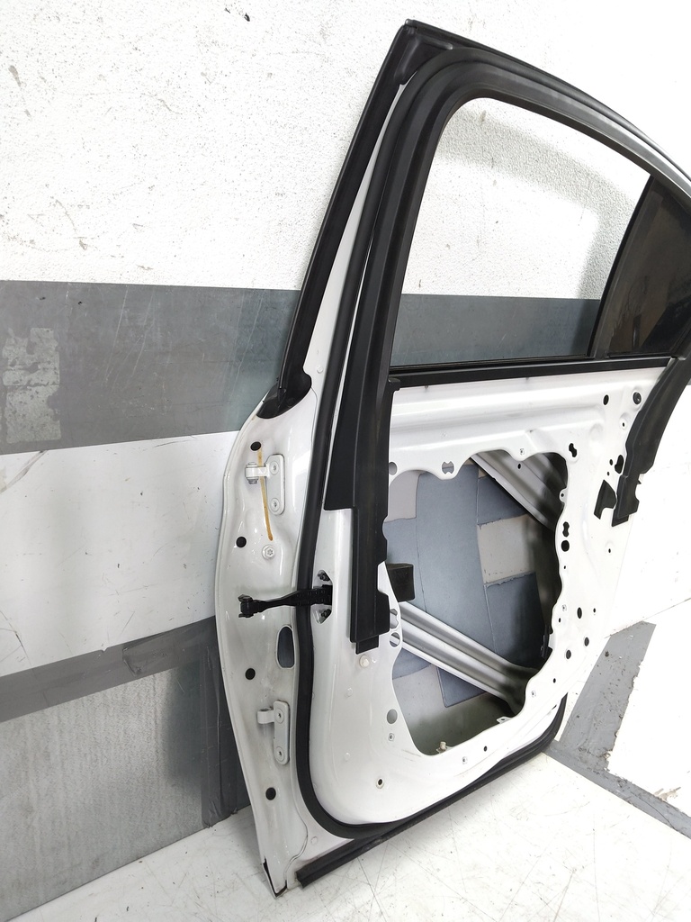 [MTD-530075] Puerta trasera derecha BMW Serie 5 F90 M5