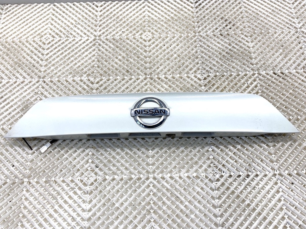 [STARK-842942] Moldura de portón trasero Nissan Qashqai II (J11) 2013-2022 1.3 DIG-T
