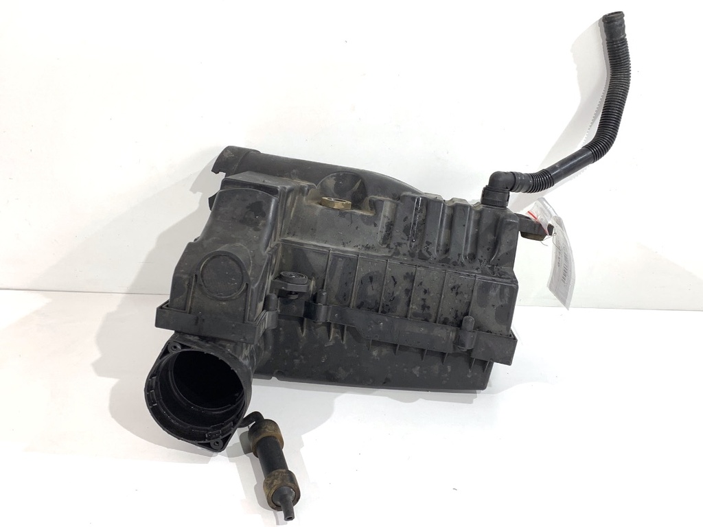 [STARK-844594] Caja de filtro de aire VW Passat B7 Variant 2.0 TDI 100 kW (136 CV) 2010-2015