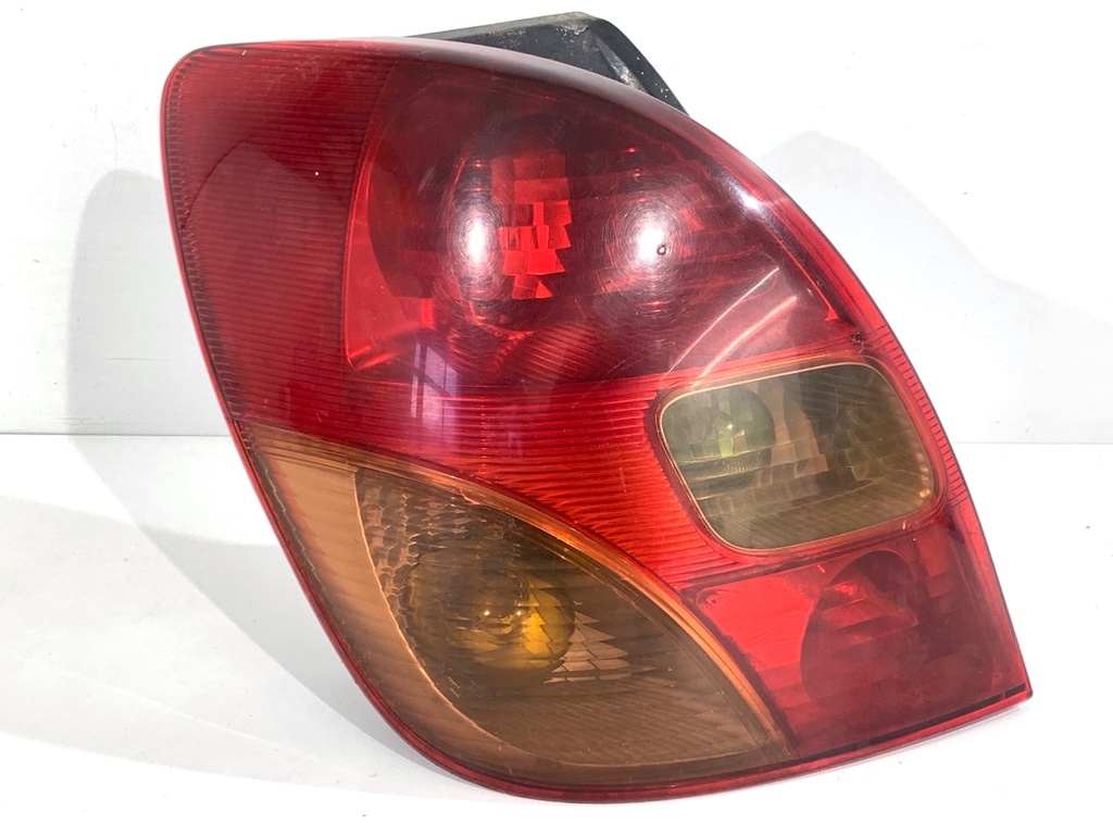 [STARK-858254] Luz trasera izquierda TOYOTA COROLLA Verso (_E12_) 2001-2007