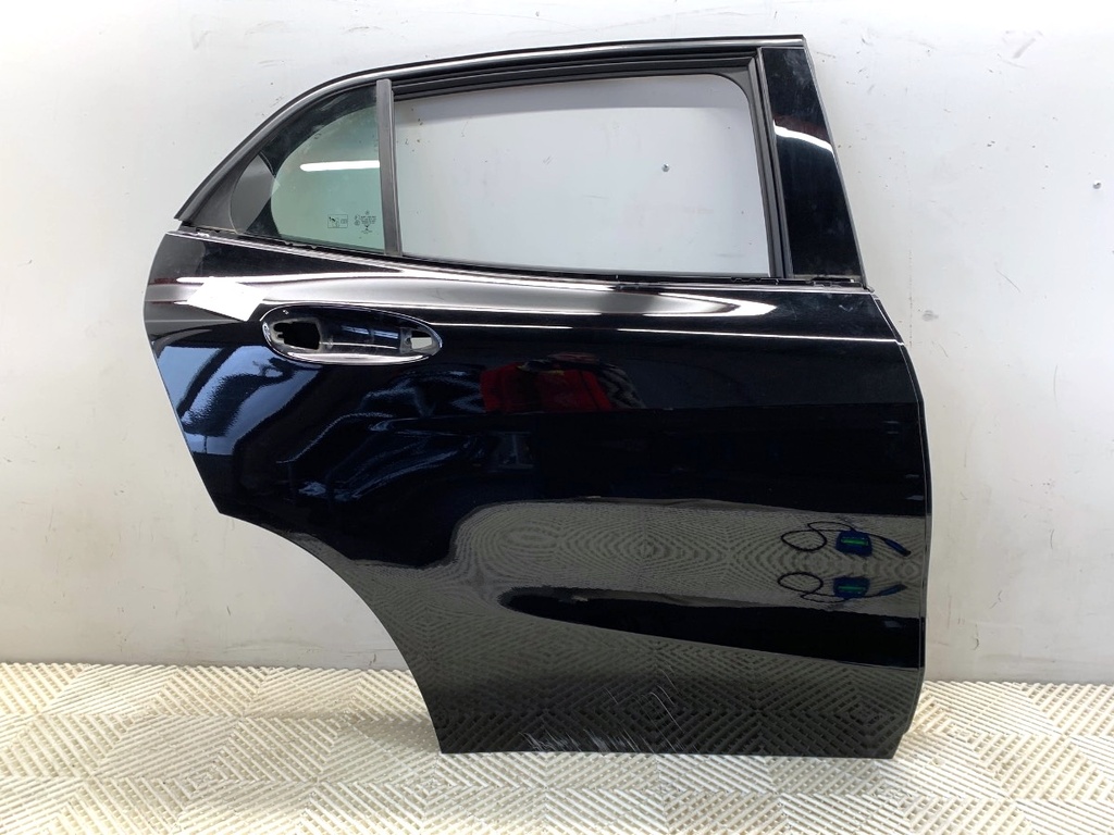 [STARK-872863] Puerta trasera derecha Mercedes-Benz Clase GLA (X156) 2013-2022