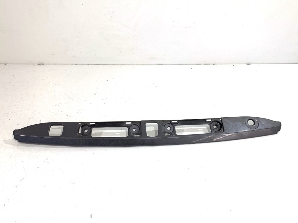 [STARK-862501] Moldura de portón trasero LEXUS IS III (_E3_) 2013-2022