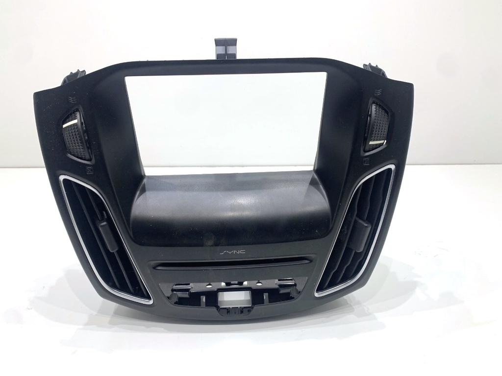 [STARK-863043] Rejilla de admisión de aire delantera Ford Focus III Turnier 2010-2022