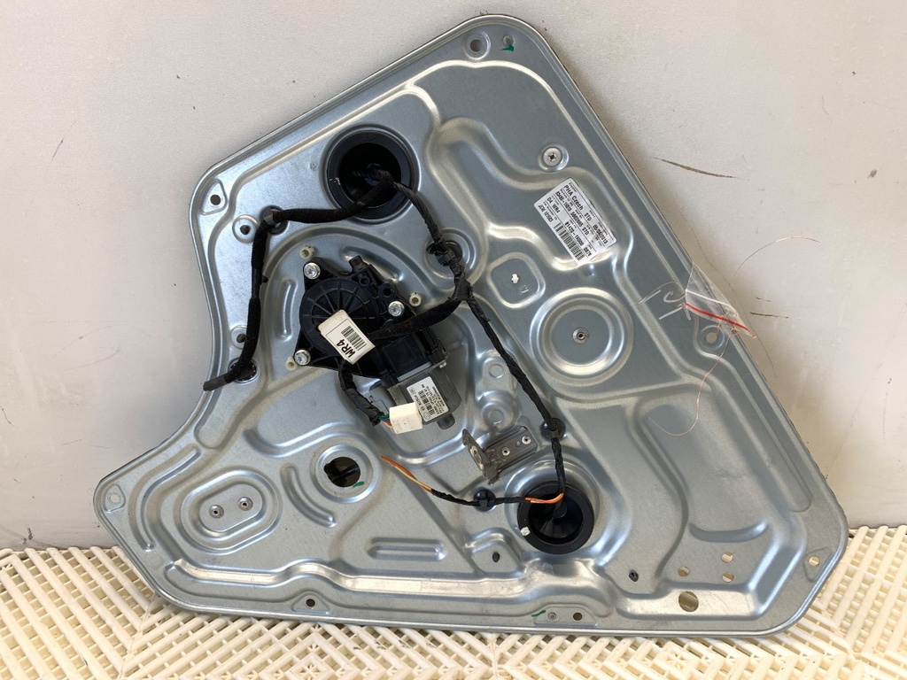 [STARK-865942] Elevador de ventana trasero derecho Hyundai ix20 (JC) 1.4 gasolina 66 kW (90 CV) 2010-2022