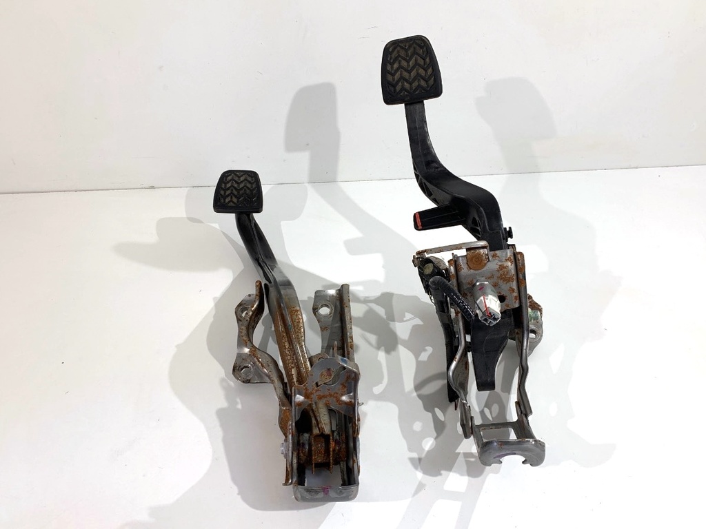 [STARK-871861] Pedales Toyota Yaris (_P13_) 2010-2022