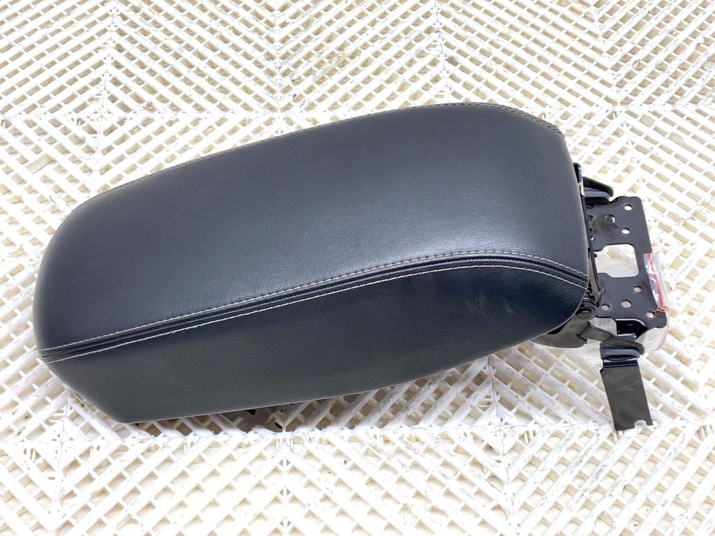 [STARK-875367] Reposabrazos JEEP CHEROKEE (KL) 2013-2022
