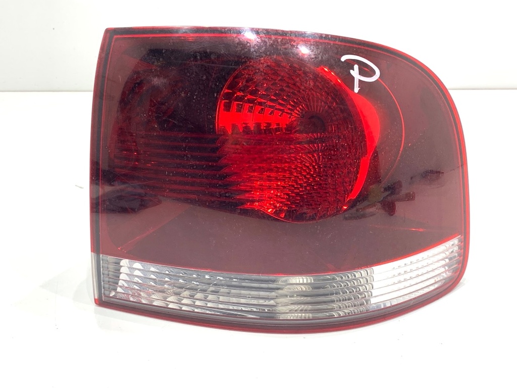 [STARK-879007] Piloto trasero derecho VW Touareg (7LA, 7L6, 7L7) 2002-2013
