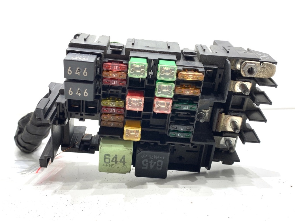 [STARK-885056] Caja de fusibles VW Jetta IV (162, 163, AV3, AV2) 2008-2022