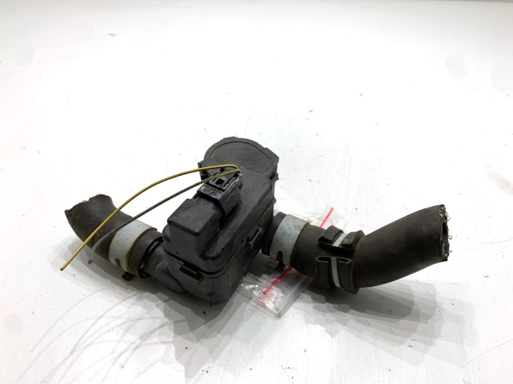 [STARK-885483] Bomba de agua adicional VW Touareg (7P5, 7P6) 3.6 V6 FSI 206 kW 2010-2018