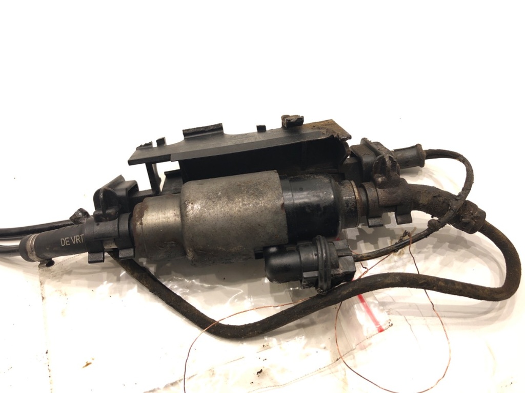 [STARK-904275] Bomba Webasto VW Touran (1T1, 1T2) 1.9 TDI 77 kW 2003-2010