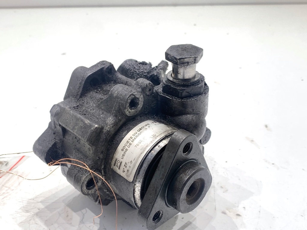 [STARK-905100] Bomba de dirección asistida VW Passat B5.5 (3B3) 2.5 TDI 4motion 2000-2005