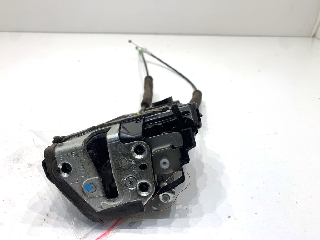 [STARK-905960] Cerradura de puerta trasera derecha Toyota Corolla Kombi (_E21_) 1.8 Hybrid (ZWE211) 2019-