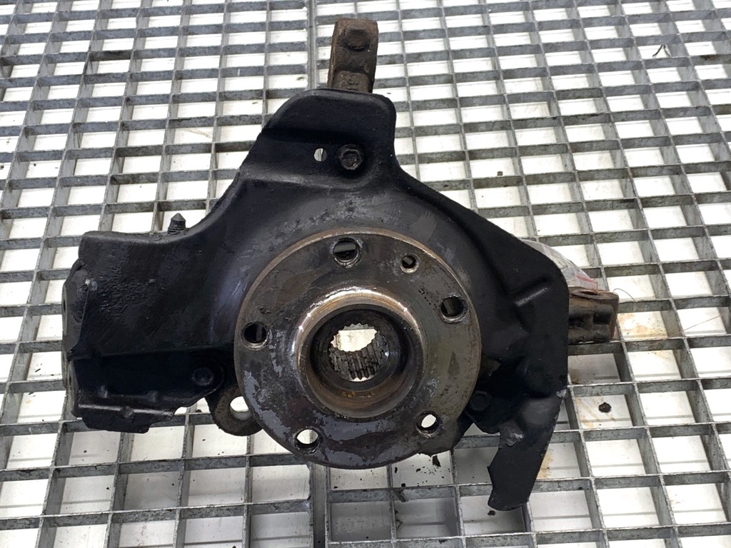 [STARK-909512] Cubo de rueda delantero derecho FIAT TIPO sedan (356_) 1.4 70 kW 2015-2022