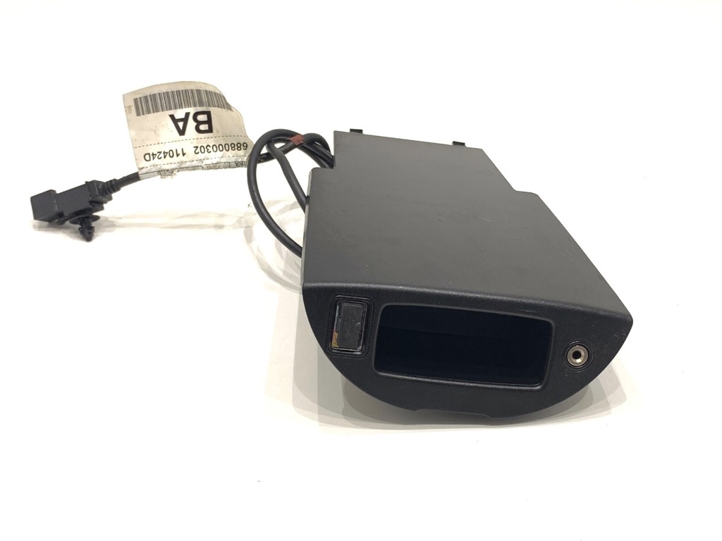 [STARK-910240] Puerto USB para Ford Kuga I 2008-2012