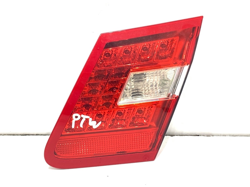 [STARK-915333] Piloto trasero derecho Mercedes-Benz Clase E (W212) 2009-2016