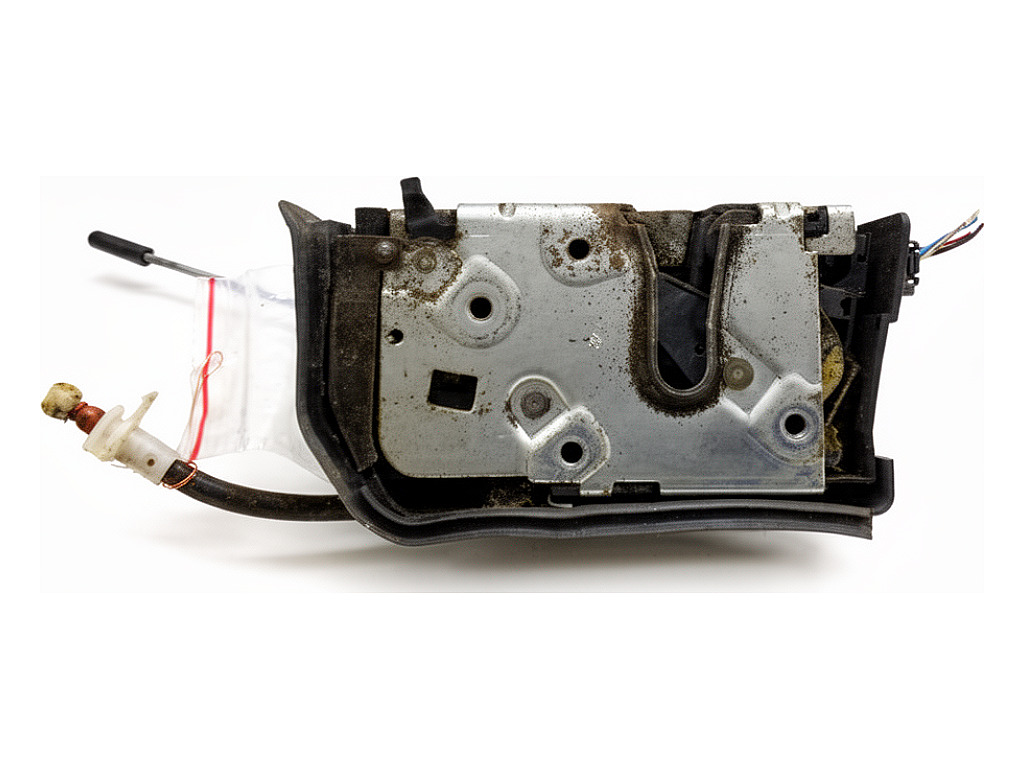 [STARK-925854] Cerradura de puerta trasera izquierda BMW X5 (E53) 2000-2006