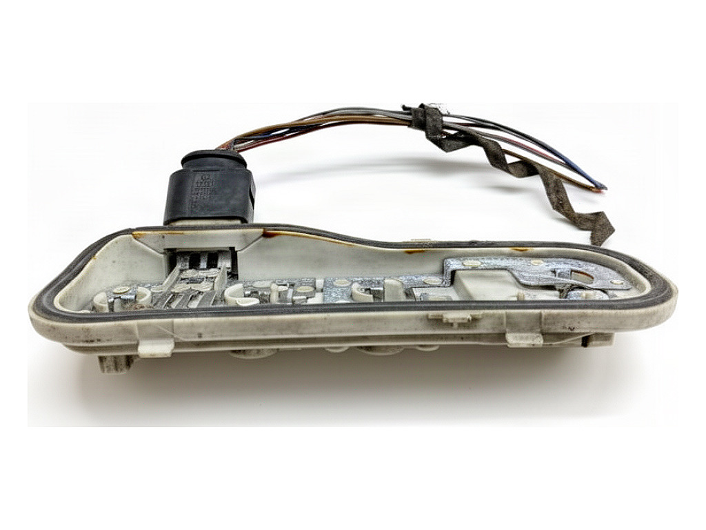 [STARK-935720] Piloto trasero izquierdo AUDI A4 B6 Avant (8E5) 2000-2005