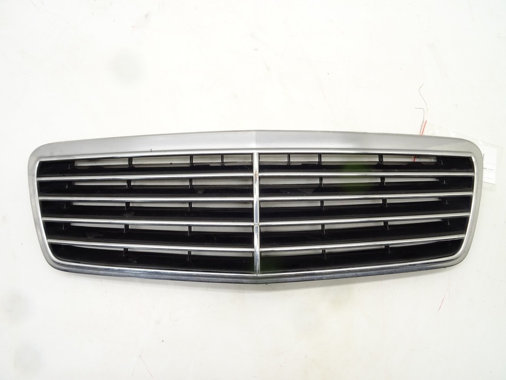 [STARK-417600] Rejilla de parachoques Mercedes-Benz CLK Cabrio (A208) 1998-2002