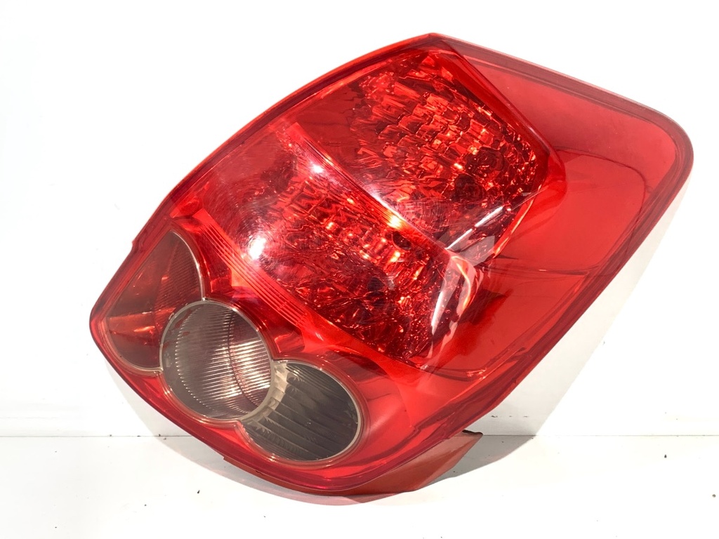 [STARK-711589] Piloto trasero izquierdo Toyota Auris (_E15_) 2006-2012