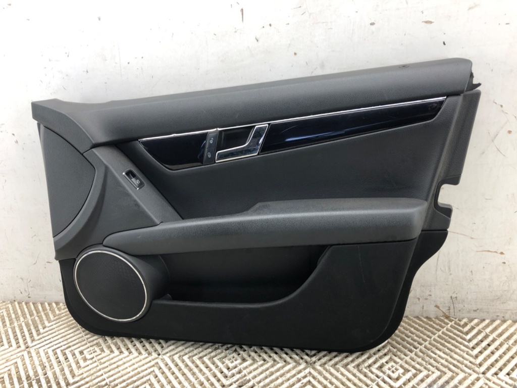 [STARK-745210] Panel de puerta delantero derecho Mercedes-Benz Clase C T-Model (S204) 2007-2014