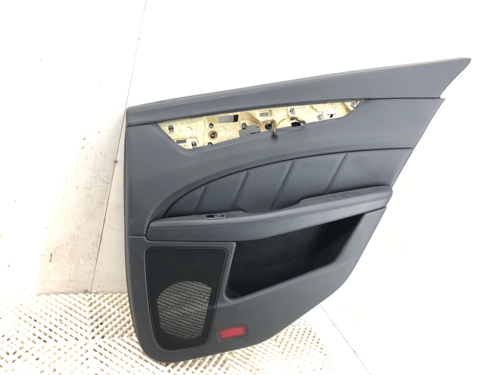 [STARK-746884] Panel de puerta trasera derecha MERCEDES-BENZ CLS (C218) 2011-2017