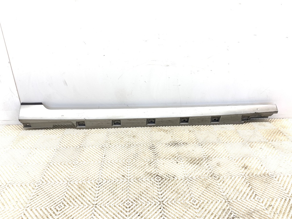 [STARK-756007] Moldura de umbral derecha VW Passat B8 Variant (3G5, CB5) 2014-2022