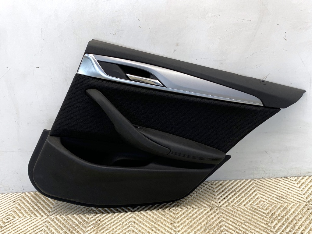 [STARK-757053] Panel de puerta trasera derecha BMW Serie 5 (G30, F90) 2016-2022