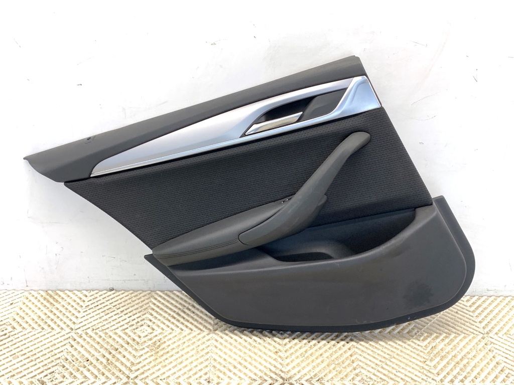 [STARK-757054] Panel de puerta trasera izquierdo BMW Serie 5 (G30, F90) 2016-2022