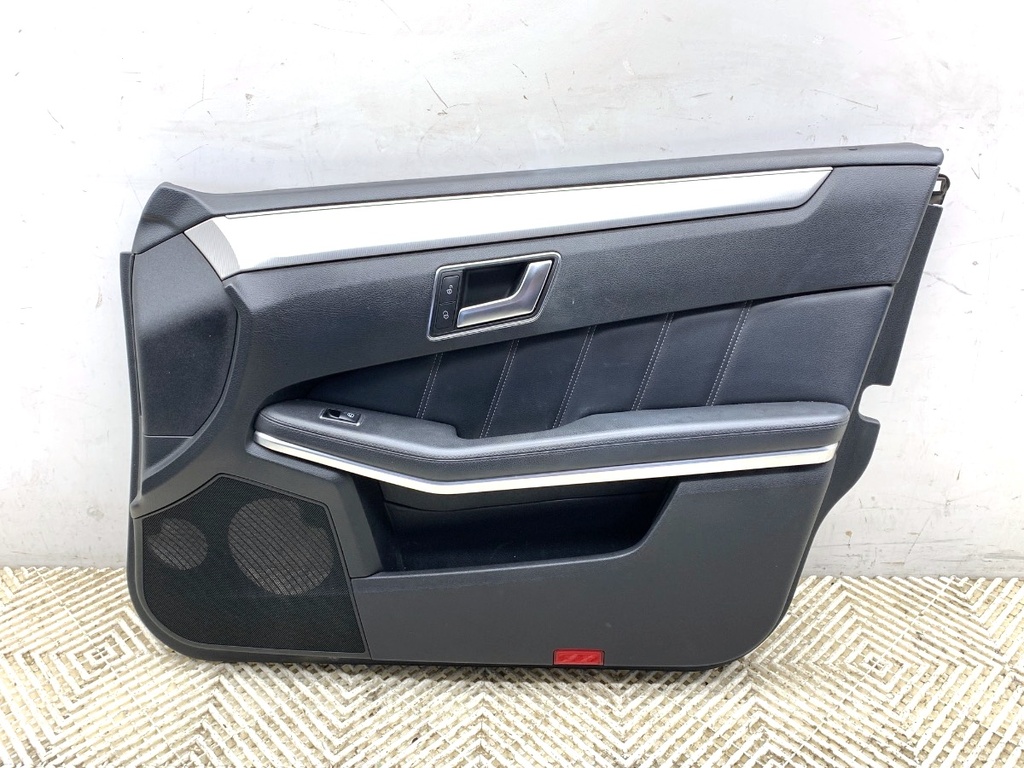 [STARK-772551] Panel de puerta delantero derecho Mercedes-Benz Clase E (W212) 2009-2016