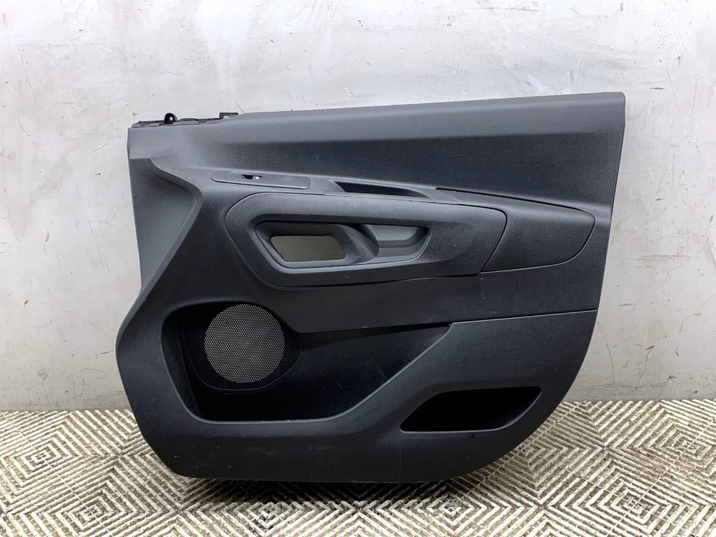 [STARK-775724] Panel de puerta delantero derecho Opel Combo (K9) 1.2 81 kW 2019-2022