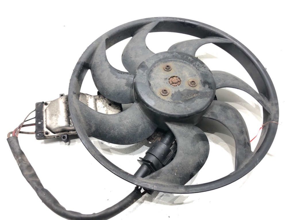 [STARK-662382] Ventilador de radiador de aire acondicionado VW Touareg (7LA, 7L6, 7L7) 2002-2013