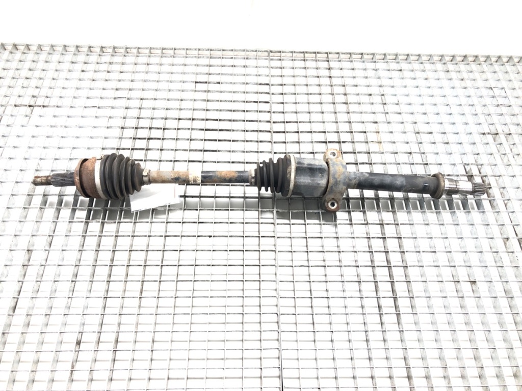 [STARK-585971] Semieje delantero derecho Toyota Auris Kombi (_E18_) 1.6 D4-D (WWE185_) 2013-2018